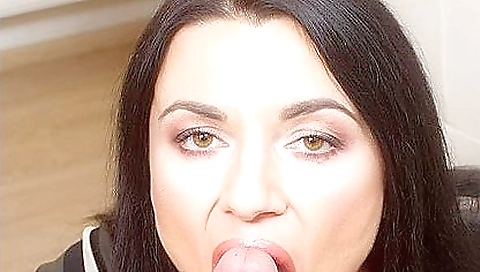 Mature woman kidog announcess