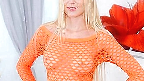 Sexy chick fucked in the park