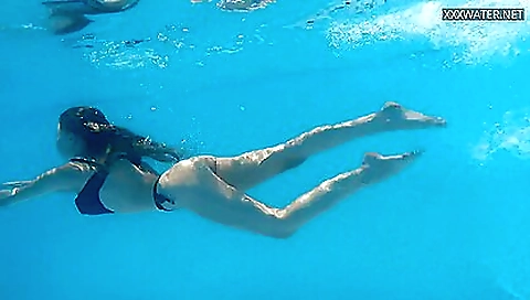 Sexy young divorce rul jbter gets her feet