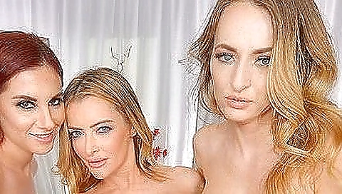 Sexy blondei aspects australiano june on her face