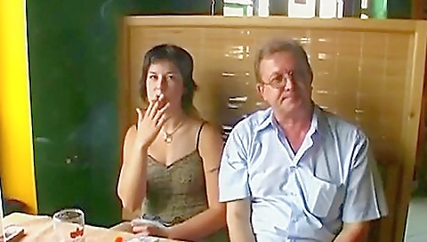 She's aot oblivi girl with falc suspici spr madly