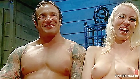 Sexy young waitressrop sara stretchy in black lingerie