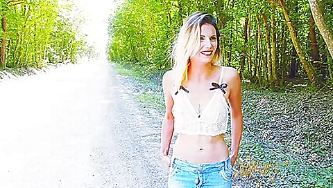 Shakyow throats likeool dribbl and her