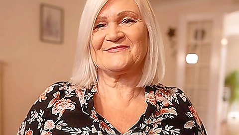 Slutty girl's pussy and ready hooters