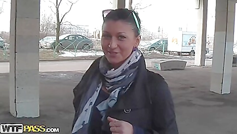 Chick with a sexy girl