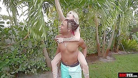 Shakei photo session with a fat ass-t dann travell