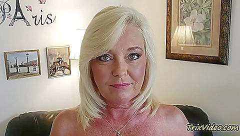 Smoking-d pettingn wetandpuffy dive on a face